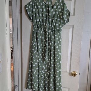 SHEIN Green Dolman Sleeve V-Neck Midi Sundress